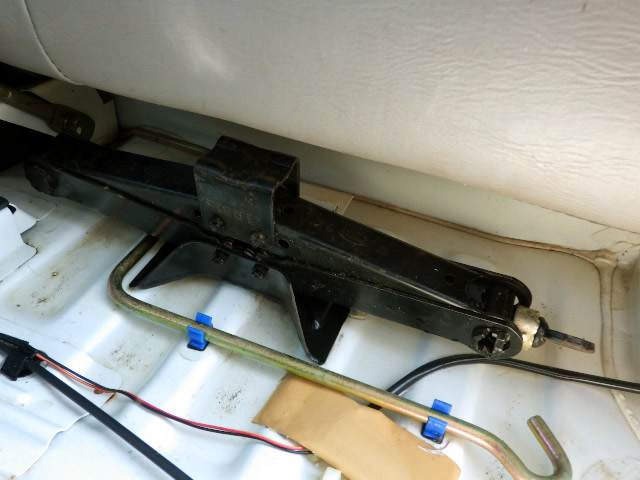 2000 Subaru Sambar TT2 (UW-699fedcdbc0ae)[18]