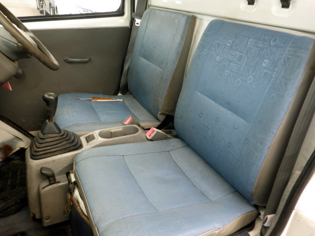 2000 Mitsubishi Minicab Truck U62T (UW-69a6b8f2807d7)[5]