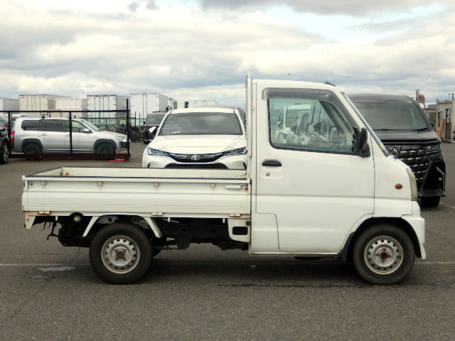 2000 Mitsubishi Minicab Truck U62T (UW-69a6b8f2807d7)[2]