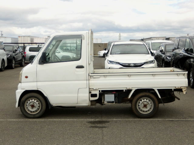 2000 Mitsubishi Minicab Truck U62T (UW-69a6b8f2807d7)[3]