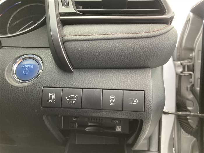 2020 Toyota Camry Hybrid 6AA-AXVH70 (UW-69ad001de45c4)[19]