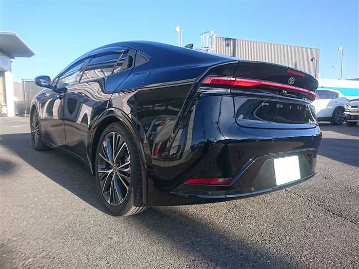2025 Toyota Prius MXWH60 (UW-69ad001fcb469)[3]
