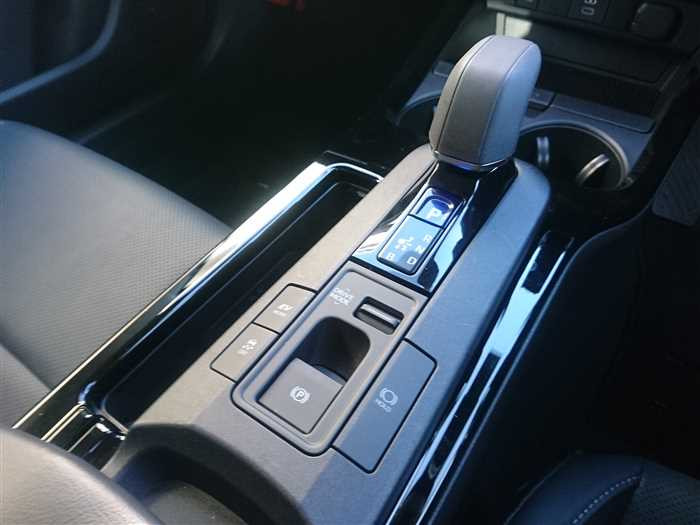 2025 Toyota Prius MXWH60 (UW-69ad001fcb469)[22]