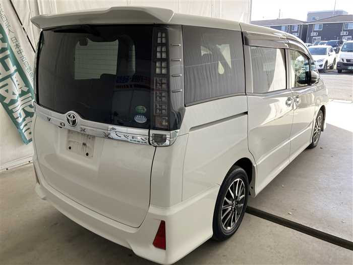 2015 Toyota Voxy DBA-ZRR80W (UW-69ad00223f686)[1]