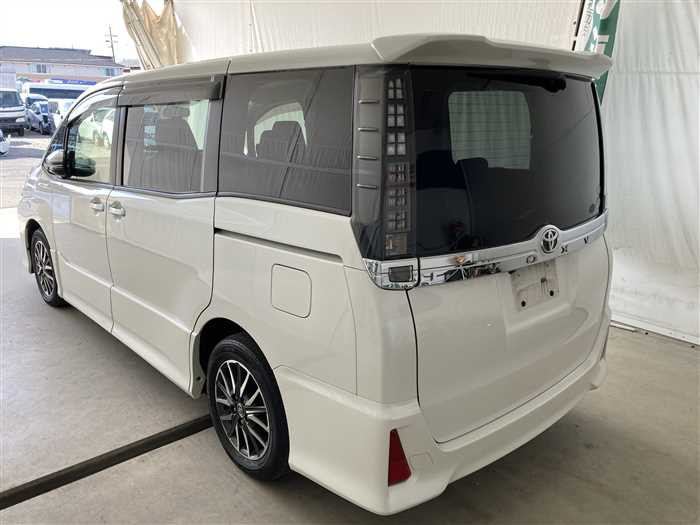 2015 Toyota Voxy DBA-ZRR80W (UW-69ad00223f686)[3]