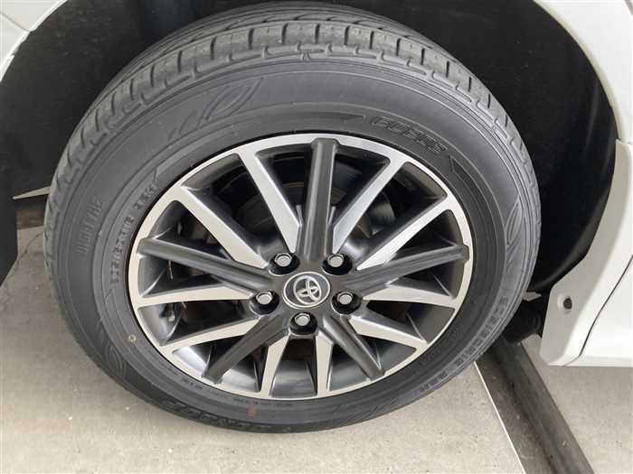 2015 Toyota Voxy DBA-ZRR80W (UW-69ad00223f686)[8]