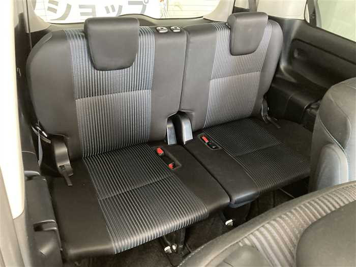 2015 Toyota Voxy DBA-ZRR80W (UW-69ad00223f686)[11]