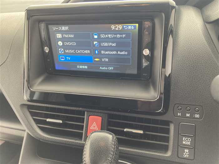 2015 Toyota Voxy DBA-ZRR80W (UW-69ad00223f686)[23]