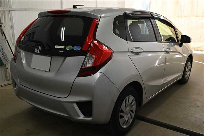 2017 Honda Fit DBA-GK3 (UW-69a693f130418)[1]