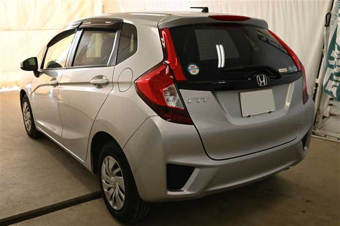 2017 Honda Fit DBA-GK3 (UW-69a693f130418)[3]