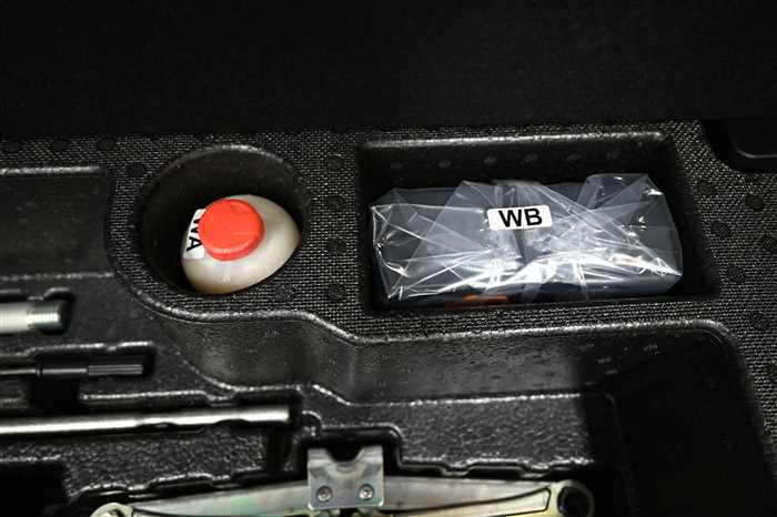 2017 Honda Fit DBA-GK3 (UW-69a693f130418)[11]