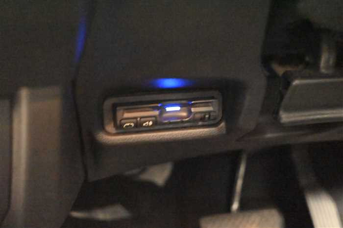 2017 Honda Fit DBA-GK3 (UW-69a693f130418)[21]