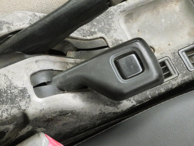 1994 Mitsubishi Minicab Truck U42T (UW-69aa8fa55e165)[16]