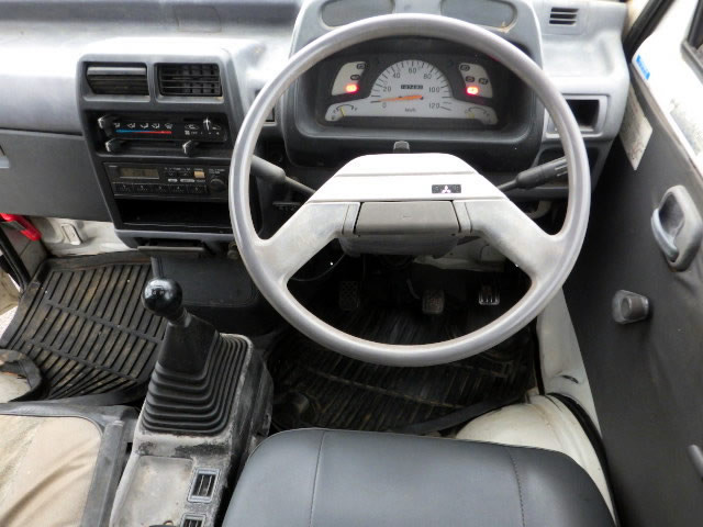 1994 Mitsubishi Minicab Truck U42T (UW-69aa8fa55e165)[5]