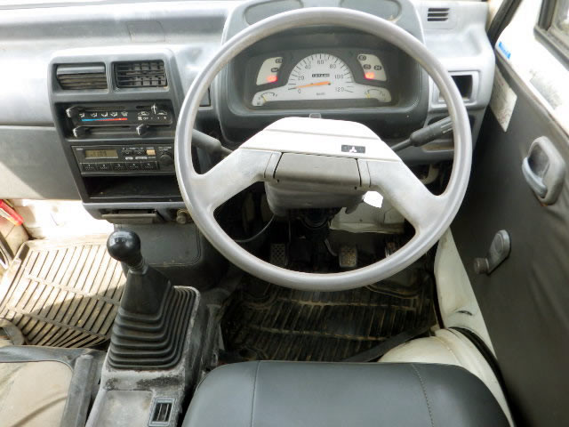 1994 Mitsubishi Minicab Truck U42T (UW-69bb66f9bcbc3)[5]