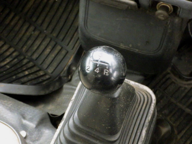 1994 Mitsubishi Minicab Truck U42T (UW-69aa8fa55e165)[15]