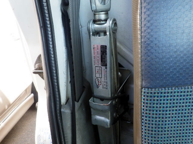 1999 Mitsubishi Minicab Truck U62T (UW-69c22df1a9378)[19]