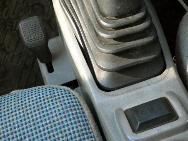 1999 Mitsubishi Minicab Truck U62T (UW-69c22df1a9378)[14]