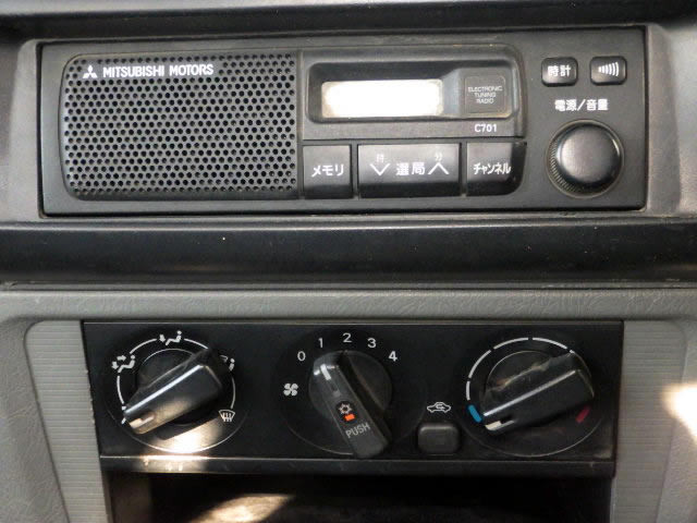 1999 Mitsubishi Minicab Truck U62T (UW-69c22df1a9378)[11]