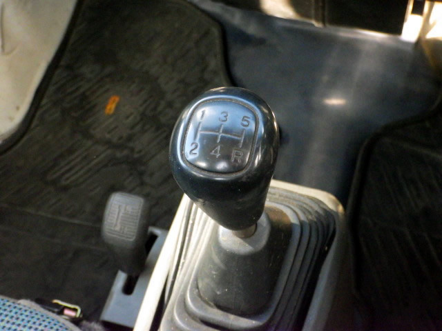 1999 Mitsubishi Minicab Truck U62T (UW-69c22df1a9378)[13]