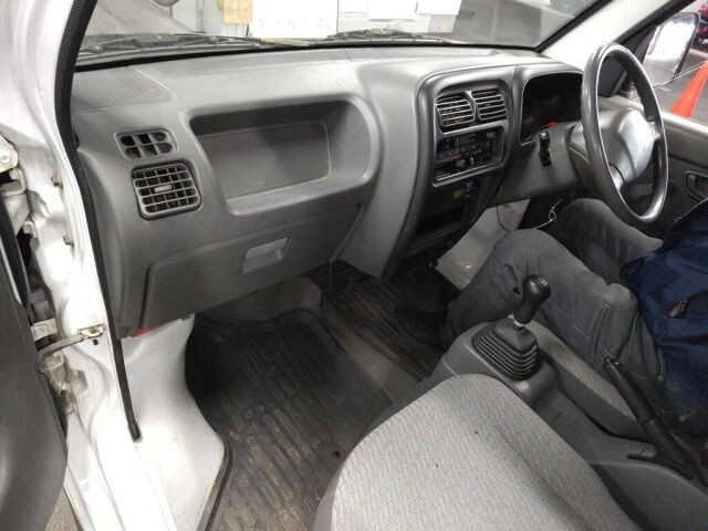 2000 Suzuki Carry Truck DA52T (UW-69a117ce55c35)[4]