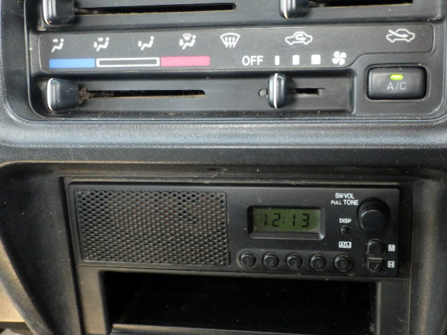 1999 Suzuki Carry Truck DB52T (UW-69c4e45f436e6)[12]