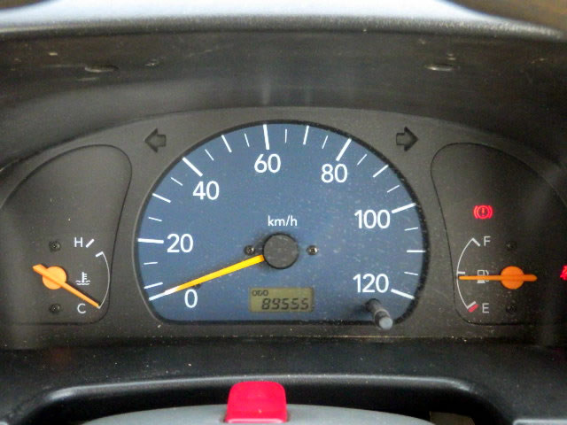 1999 Suzuki Carry Truck DB52T (UW-69c4e45f436e6)[13]