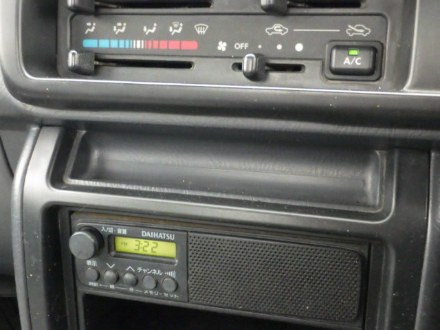 2001 Daihatsu Hijet Truck S200P (UW-69b264840439a)[11]