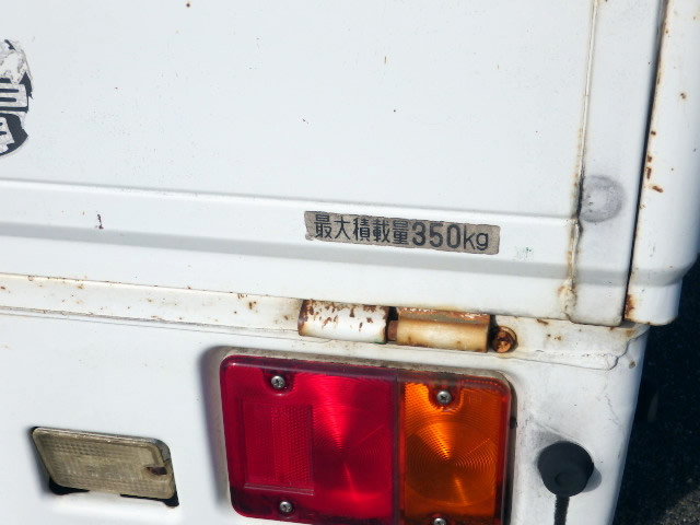 1998 Daihatsu Hijet Truck S110P (UW-69b26efe36a38)[31]