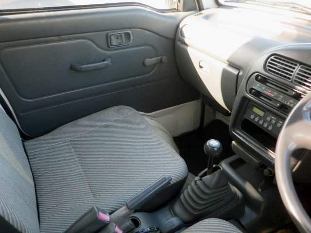 1998 Daihatsu Hijet Truck S110P (UW-69b26efe36a38)[8]