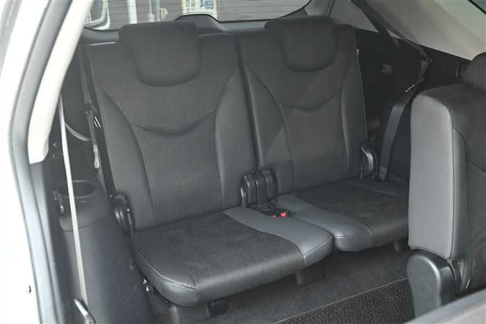 2014 Toyota Prius alpha DAA-ZVW40W (UW-69ad001022fe3)[11]