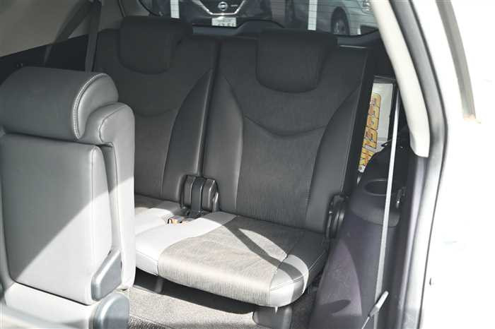 2014 Toyota Prius alpha DAA-ZVW40W (UW-69ad001022fe3)[14]