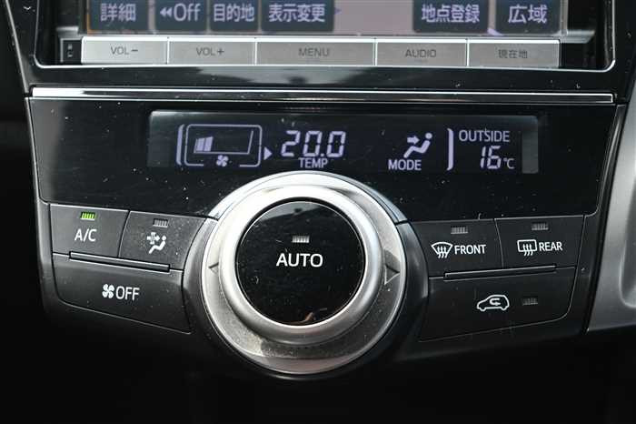 2014 Toyota Prius alpha DAA-ZVW40W (UW-69ad001022fe3)[22]