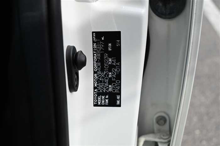 2014 Toyota Prius alpha DAA-ZVW40W (UW-69ad001022fe3)[29]