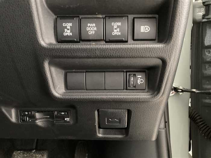 2023 Toyota Sienta 6AA-MXPL10G (UW-69ad001457da9)[19]