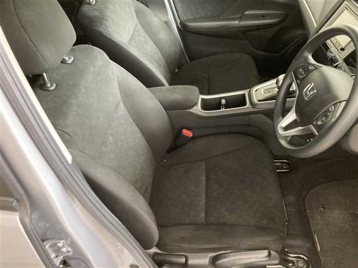 2018 Honda SHUTTLE HYBRID DAA-GP7 (UW-69a693ded8439)[9]