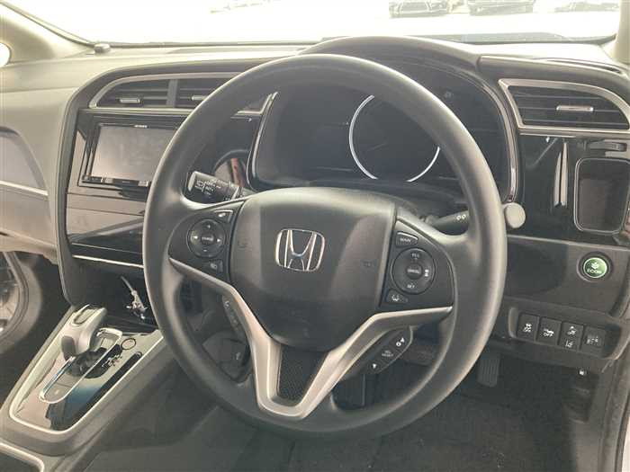 2018 Honda SHUTTLE HYBRID DAA-GP7 (UW-69a693ded8439)[15]
