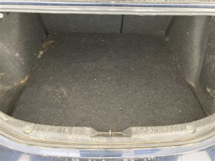 2013 Mazda Axela DBA-BM5FP (UW-69b279360c6a1)[11]