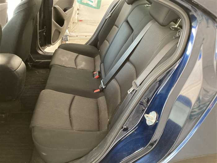 2013 Mazda Axela DBA-BM5FP (UW-69b279360c6a1)[13]