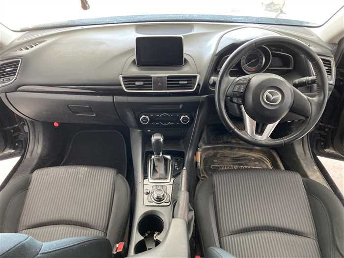 2013 Mazda Axela DBA-BM5FP (UW-69b279360c6a1)[15]