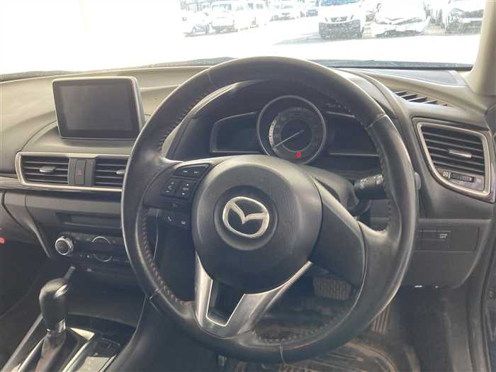 2013 Mazda Axela DBA-BM5FP (UW-69b279360c6a1)[16]