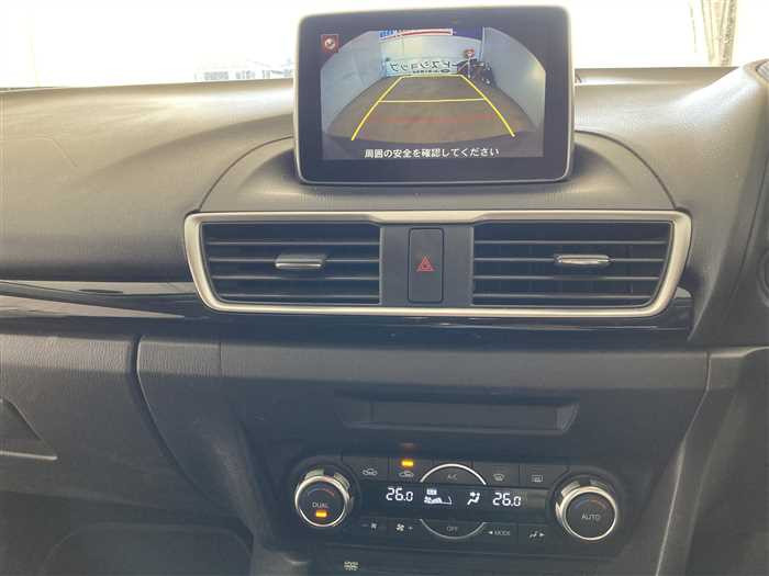 2013 Mazda Axela DBA-BM5FP (UW-69b279360c6a1)[19]