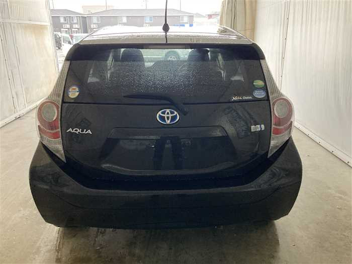 2013 Toyota Aqua DAA-NHP10 (UW-69ad00159c405)[5]
