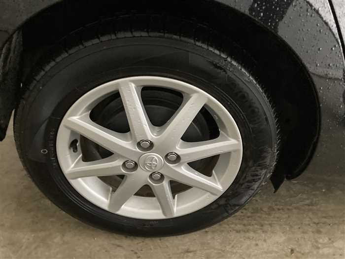 2013 Toyota Aqua DAA-NHP10 (UW-69ad00159c405)[8]