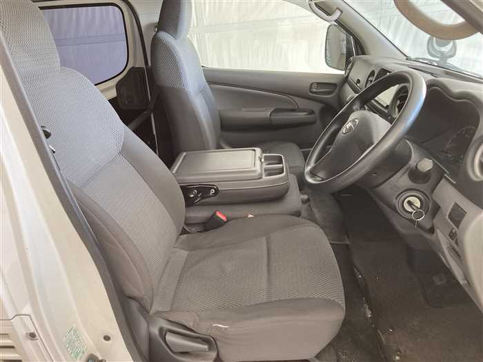 2021 Nissan NV350 Caravan LDF-VW2E26 (UW-69ad0018049ff)[9]