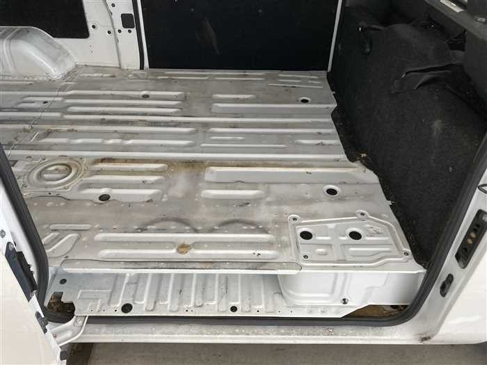 2021 Nissan NV350 Caravan LDF-VW2E26 (UW-69ad0018049ff)[10]