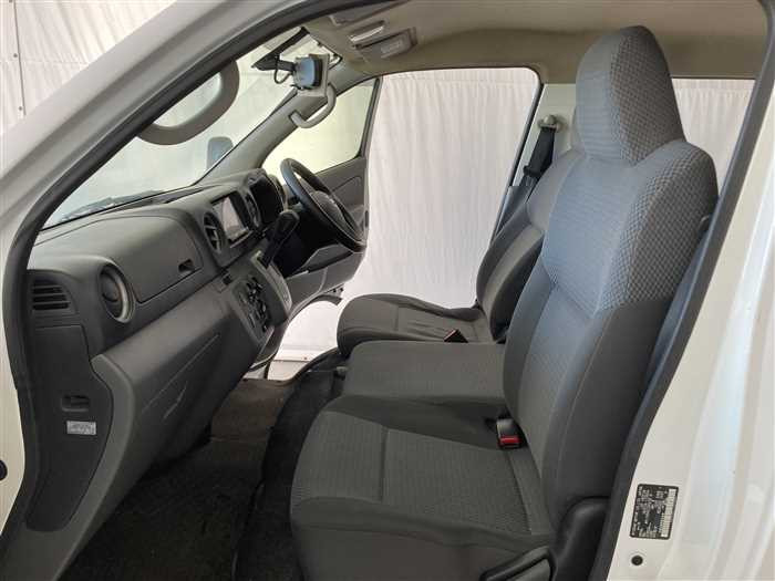 2021 Nissan NV350 Caravan LDF-VW2E26 (UW-69ad0018049ff)[13]