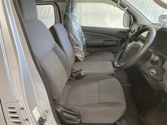 2020 Nissan NV350 Caravan CBF-VR2E26 (UW-69ad001844e94)[9]