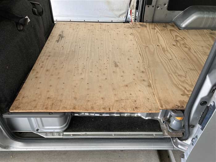 2020 Nissan NV350 Caravan CBF-VR2E26 (UW-69ad001844e94)[12]