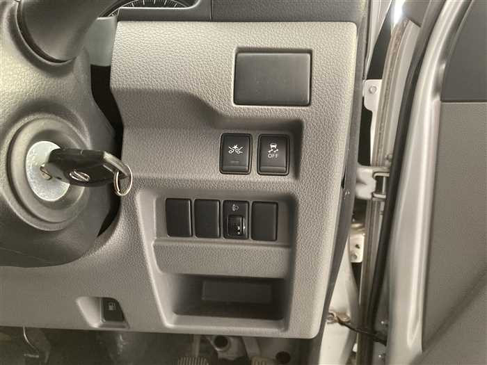 2020 Nissan NV350 Caravan CBF-VR2E26 (UW-69ad001844e94)[16]